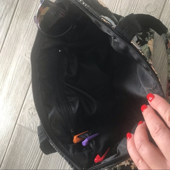 VINTAGE Handmade Cottage Core Bag with Large Floral Print and 3 Inside Pockets - Picture 7 of 9